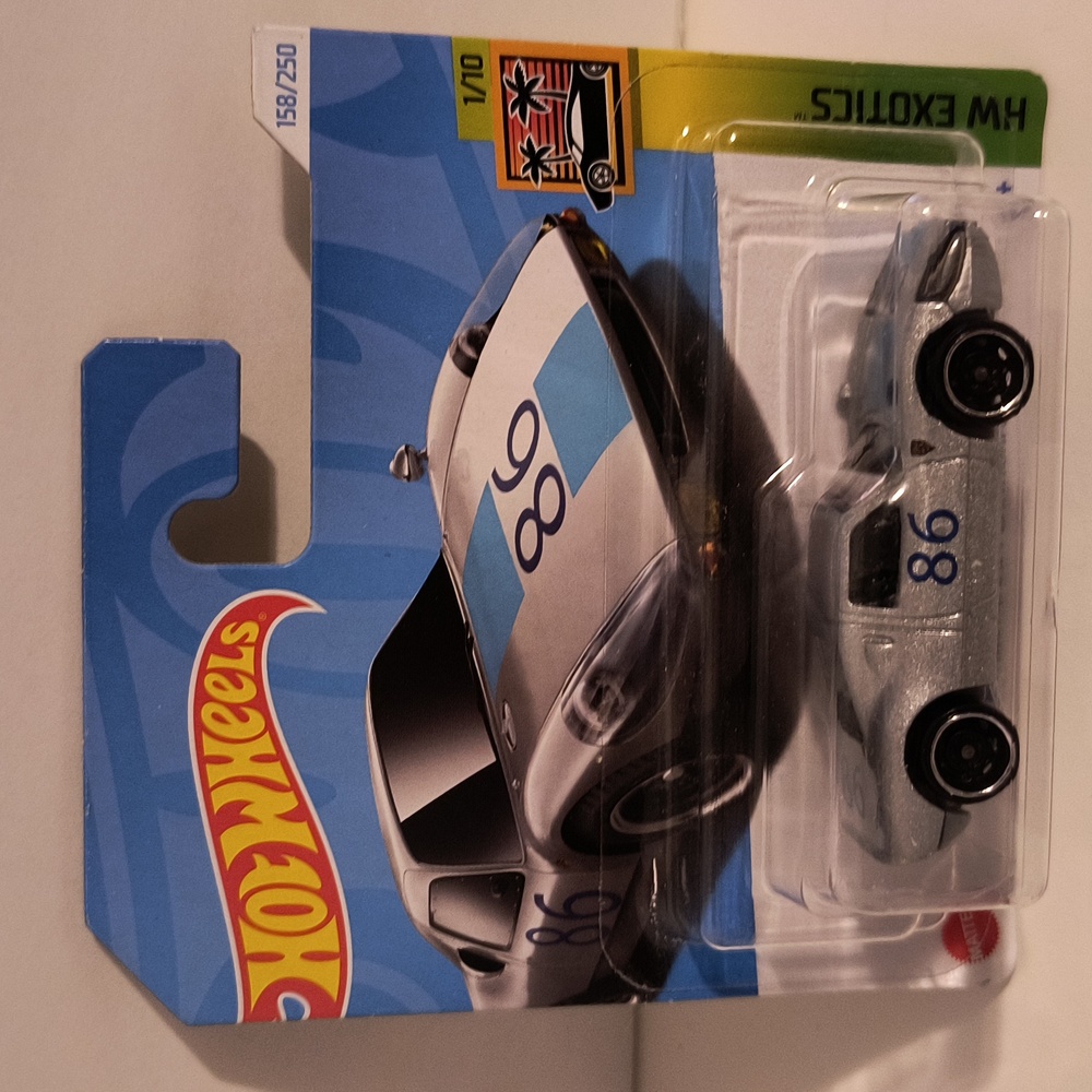 1D1 Hot Wheels Porsche 904 Carrera GTS with shipping protector